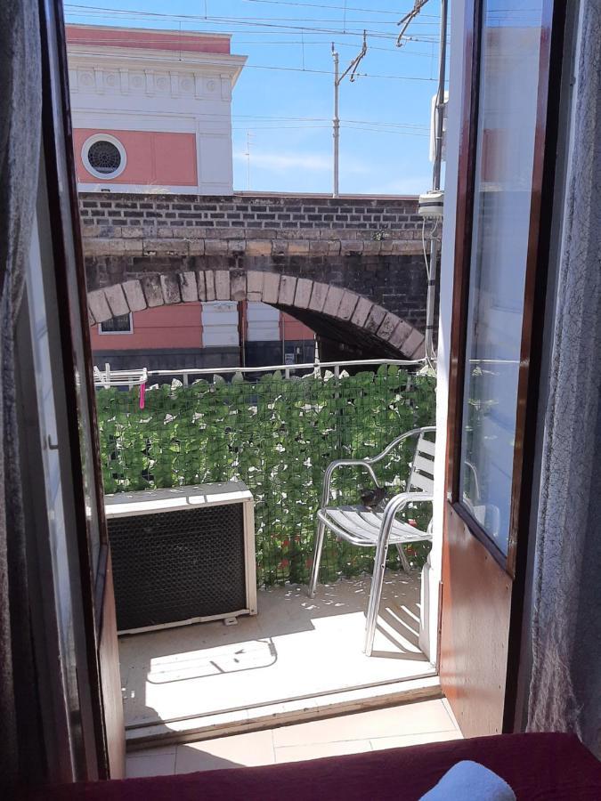 B&B Sotto Gli Archi 卡塔尼亚 外观 照片