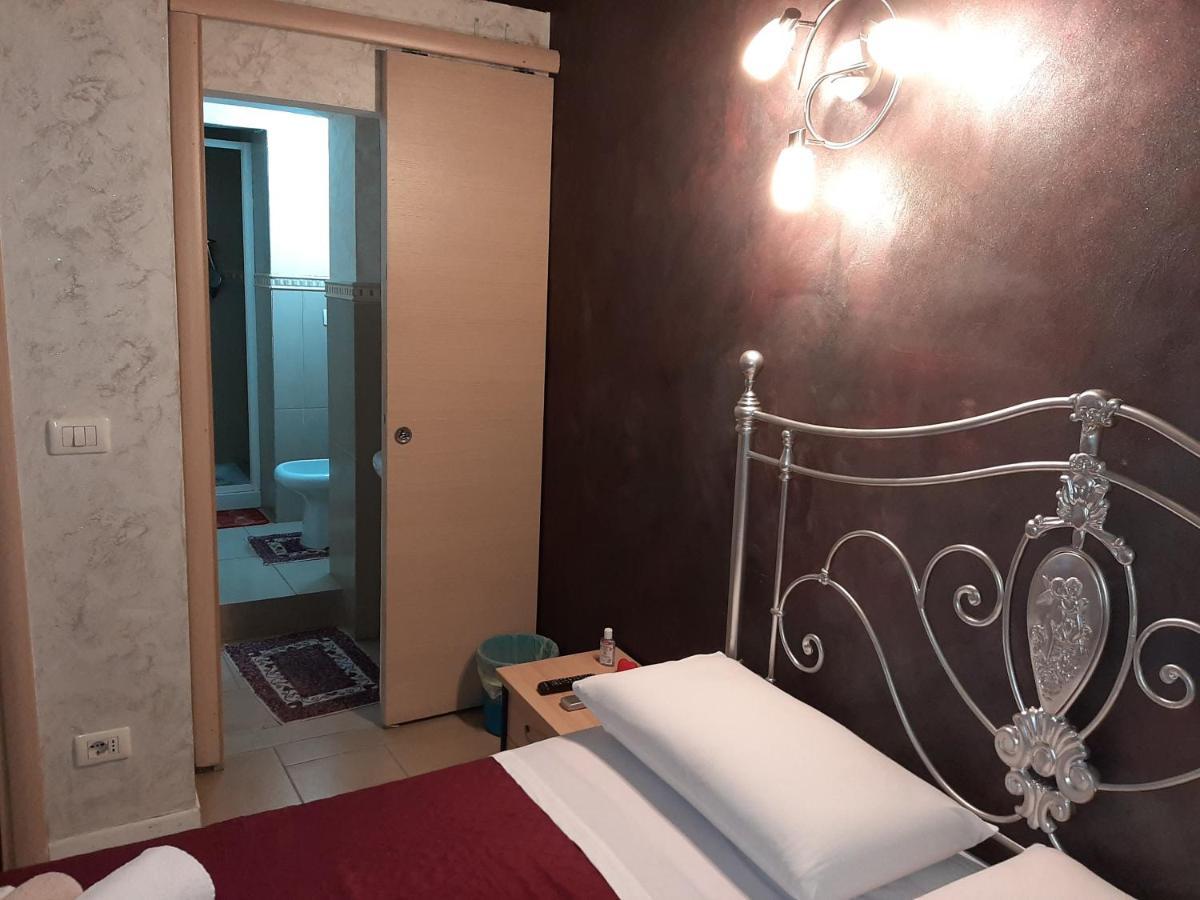 B&B Sotto Gli Archi 卡塔尼亚 外观 照片